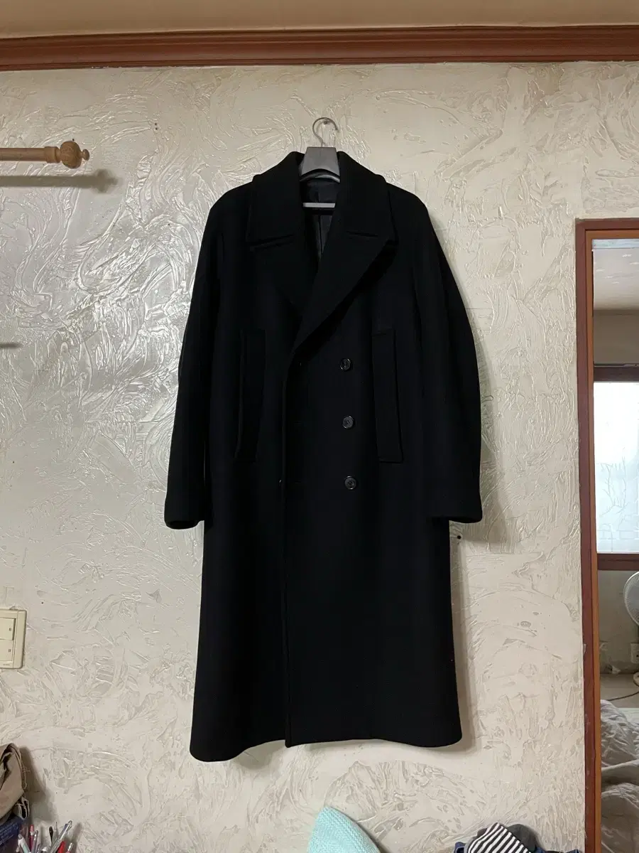 Solid Homme 21FW double coat for sale.