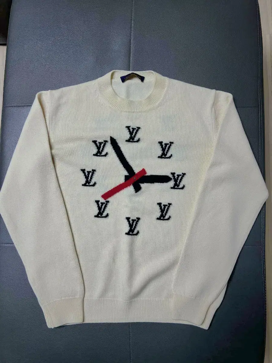 Louis Vuitton Clock Knit