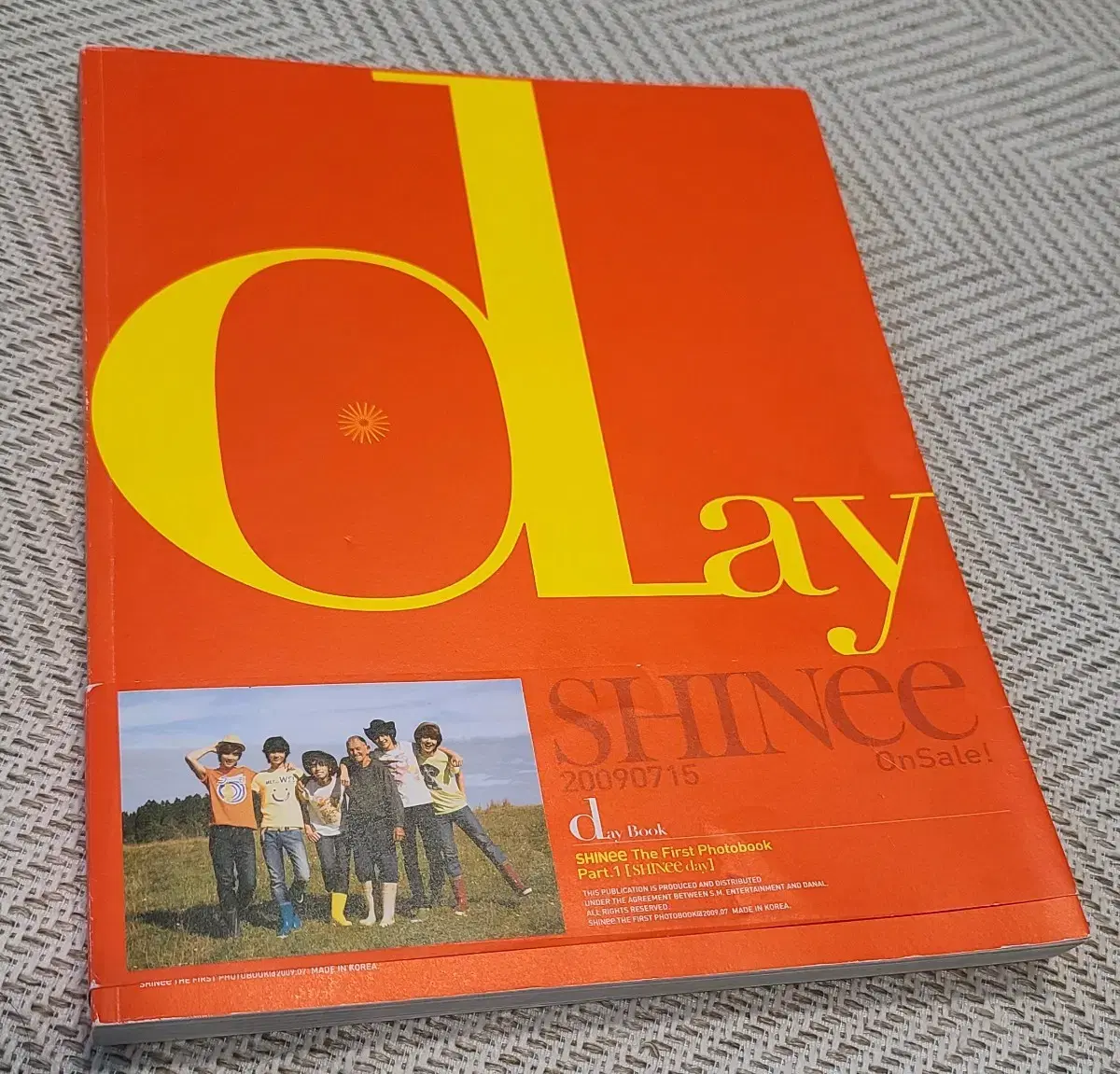 Shinee the First Photobook Dey Book