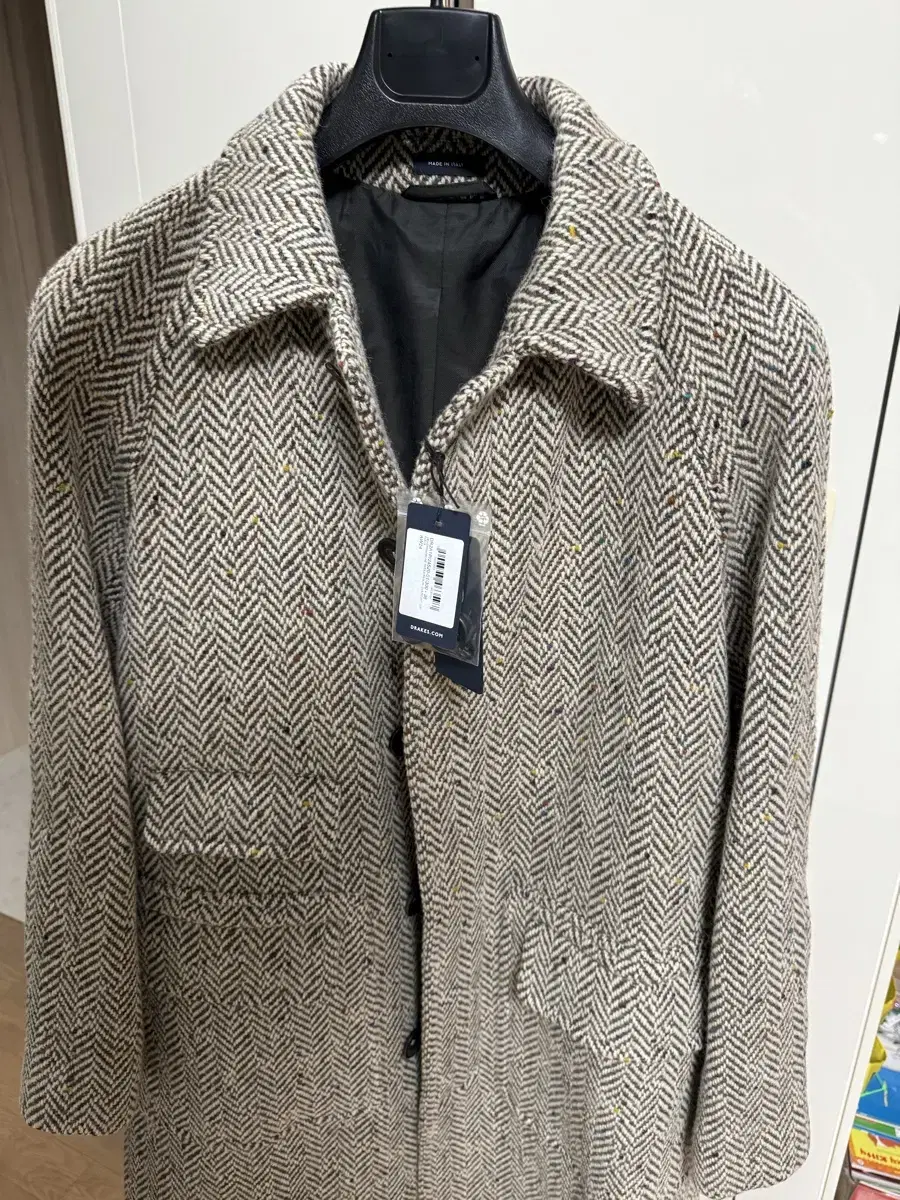 Drakes Taupe herringbone reglan overcoat sells for size 38