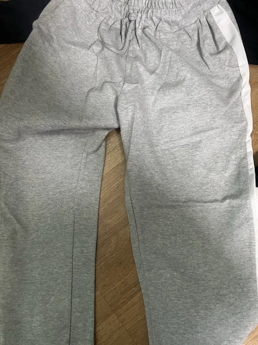 Variegated Gray Training Pants