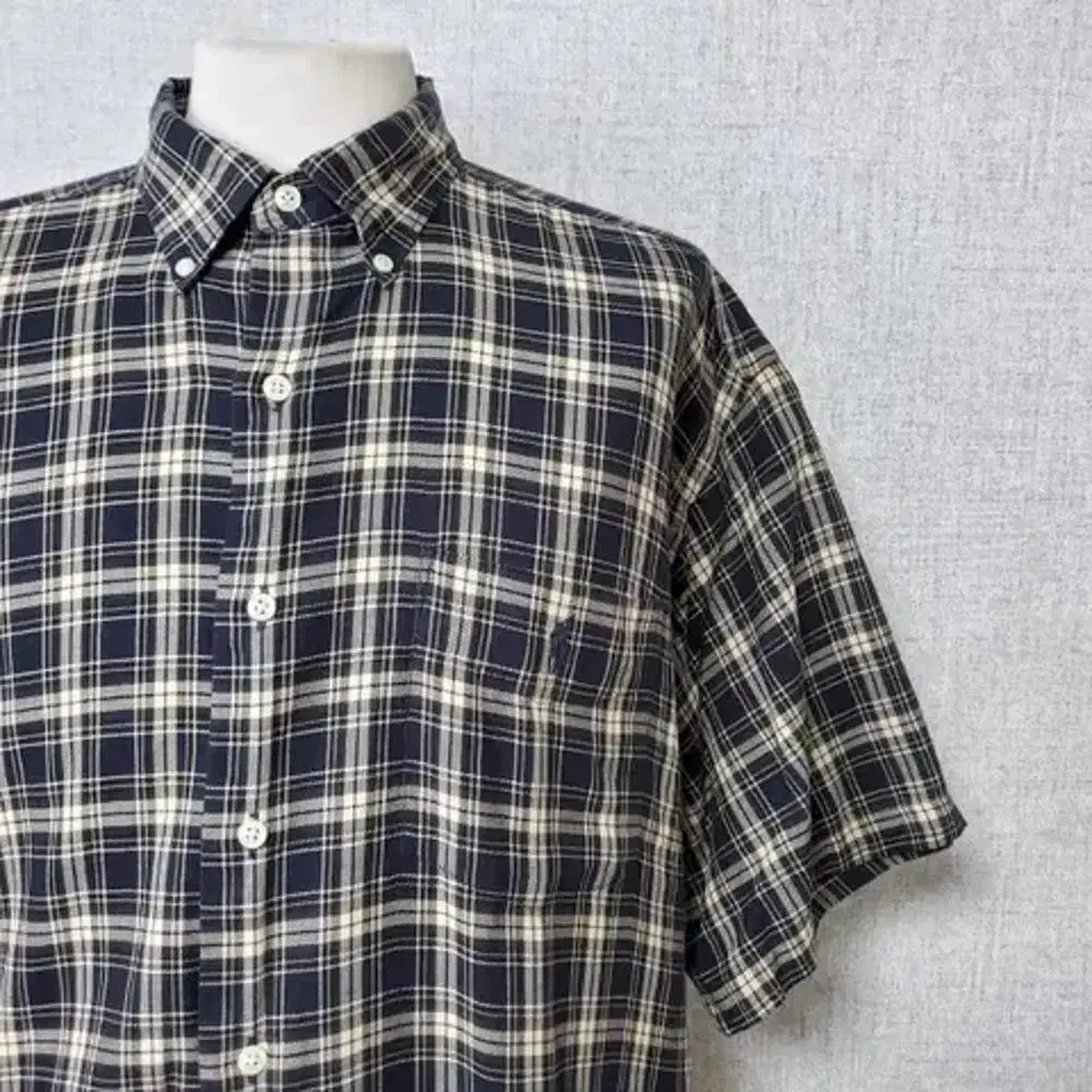 Genuine L Polo Ralph Lauren short sleeve shirt. (cw169)