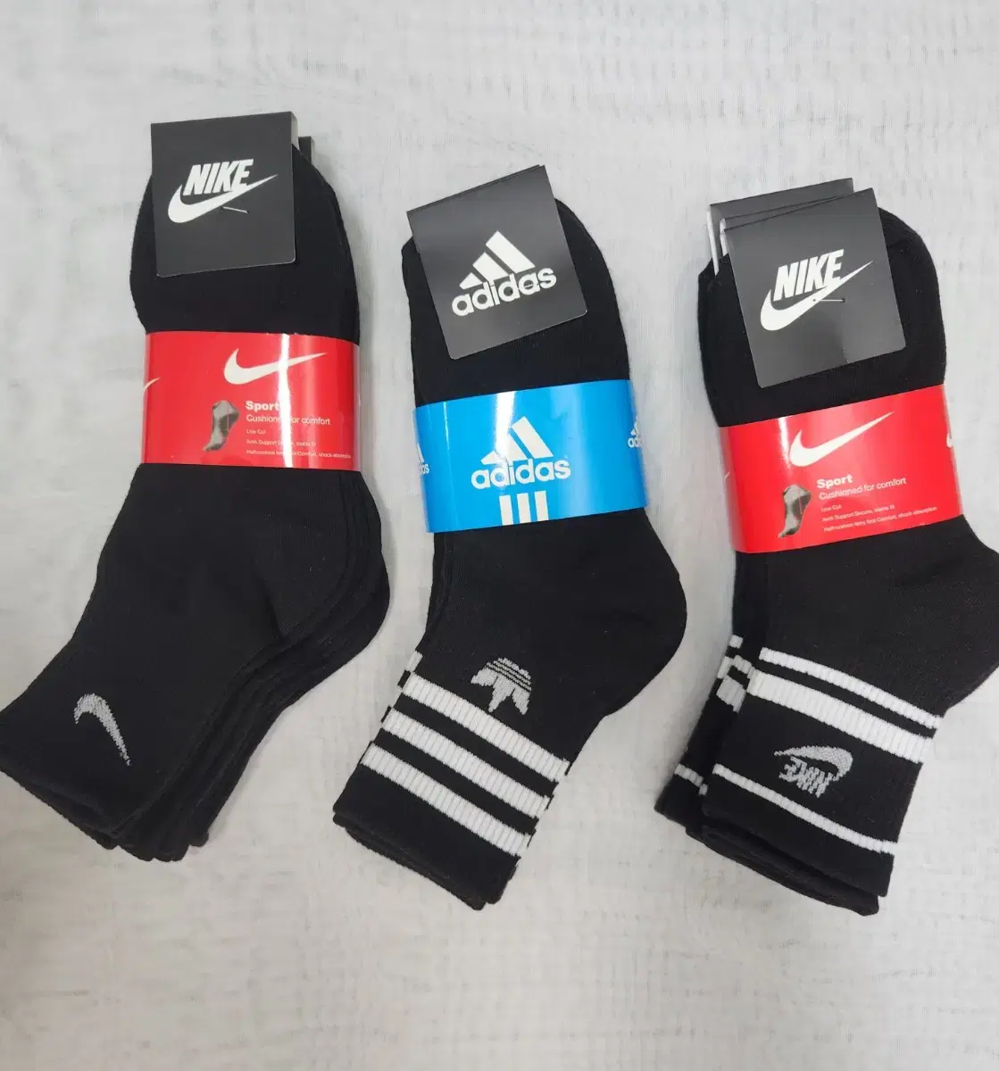 10 pairs of Nike Women's Mid-Neck Socks