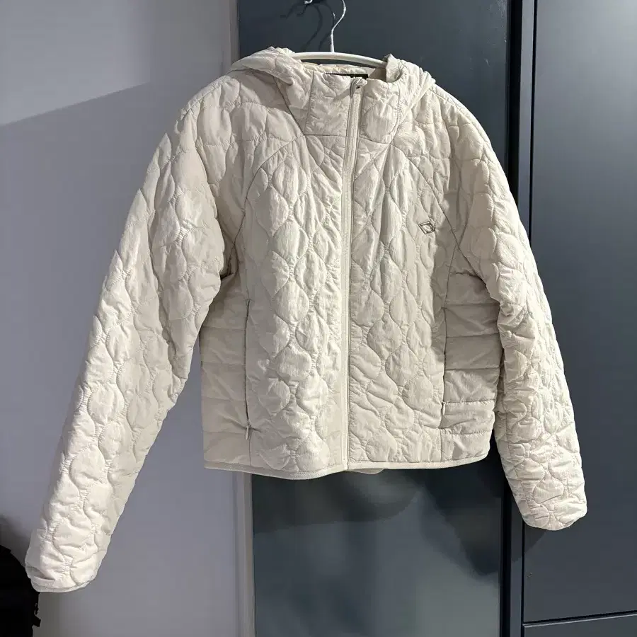 미스치프 QUILTED HOODED JACKET (IVORY) MSCHF