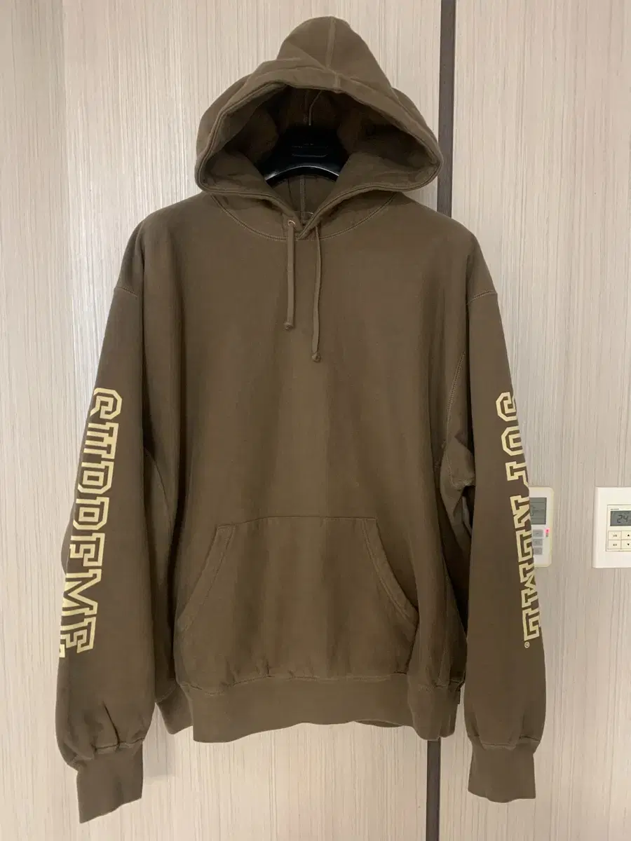 Supreme Collegiate Sleeve Hoodie L (New) sells out