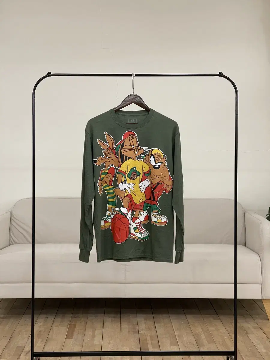 Tanning Looney Tunes T-Shirt Long Sleeve