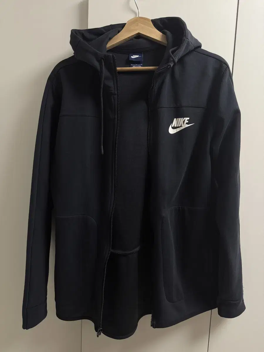 (Good condition Quick sale) Nike Hooded Zip Up Black L