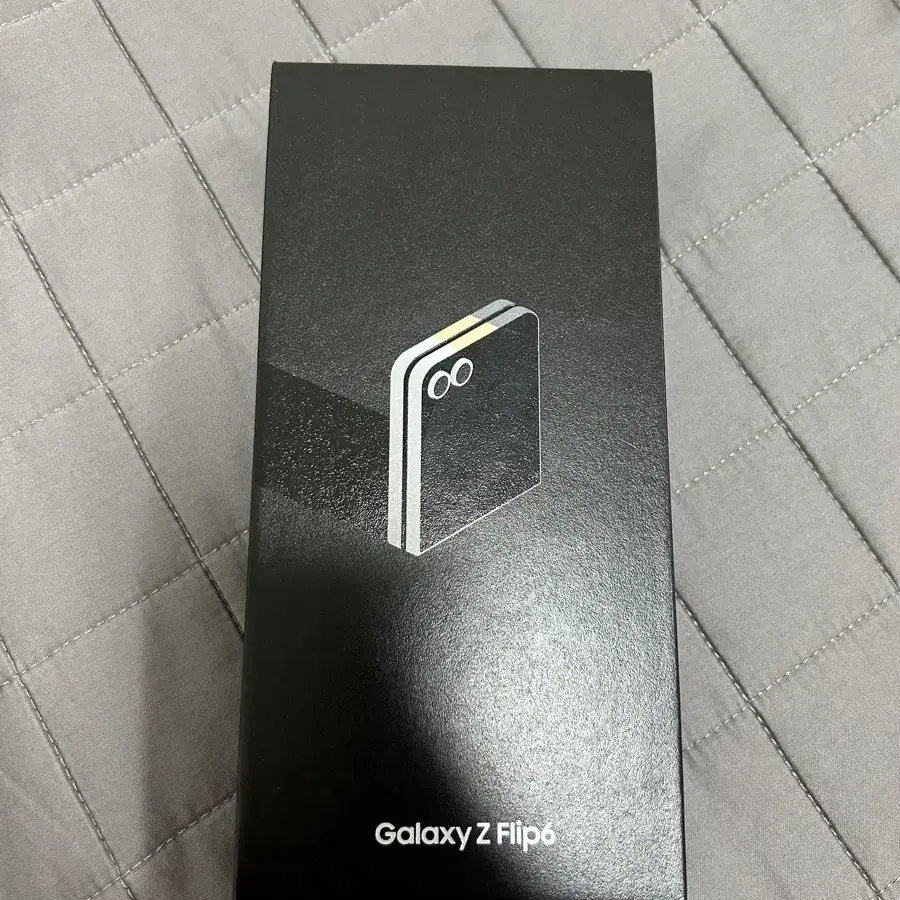 삼성 갤럭시 Z플립 6 512GB 화이트 팝니다