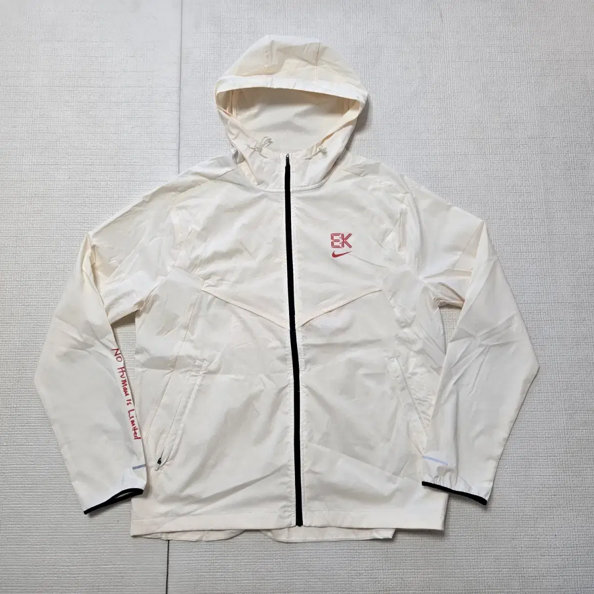 [L] Nike Elly Wood Kipchoge Han Limited Edition Windrunner Running Jacket