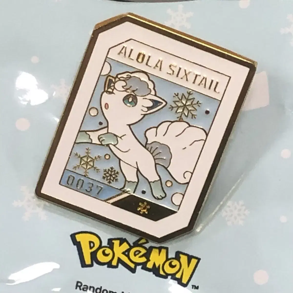 Pokémon Badge Alola Sixteen Spiked Toast