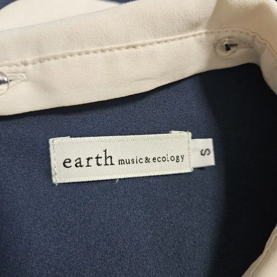 얼스뮤직 원피스 earth music