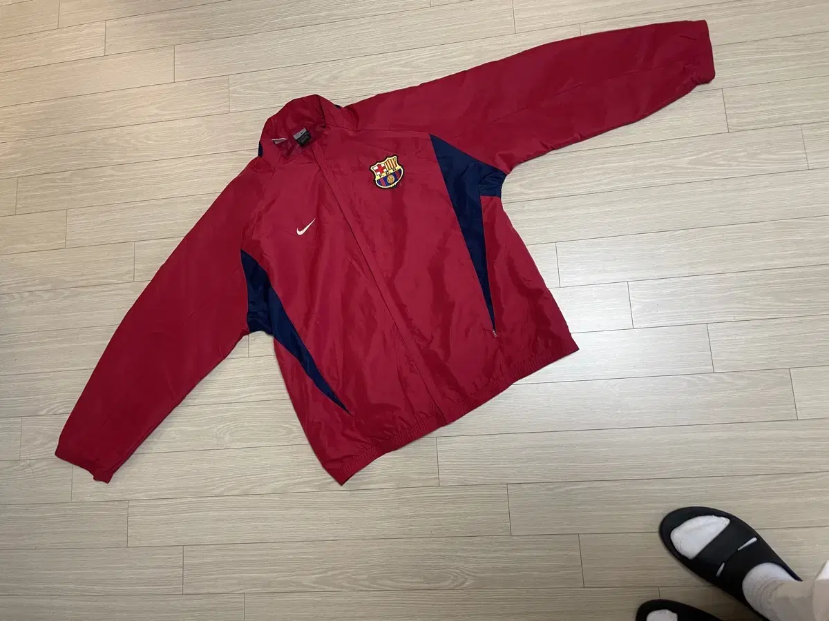 nike,fcb,windbreaker,soccerwear,trainingwear,nikejacket,vintagejacket