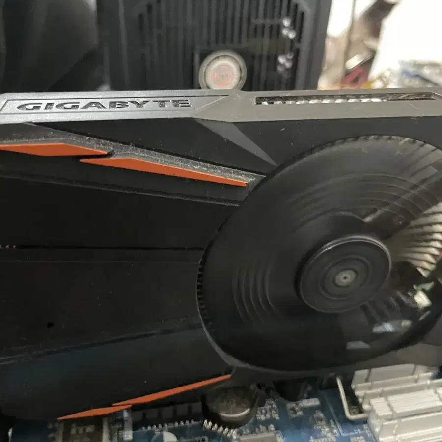 기가바이트 RX560 2g 팔아요