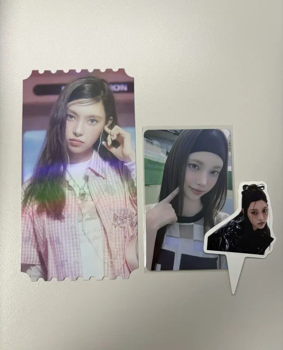 Eyelets yoona pop up Tickets Hoosier Cafe ld photocard Desserts pre-order benefit Bulk