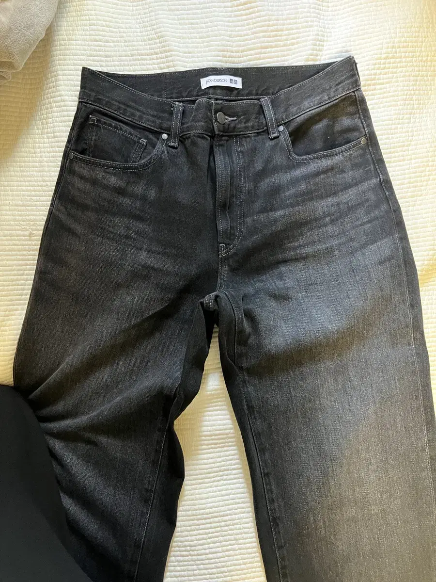 [33] Uniqlo JW Anderson Wide Fit Jeans Dark Gray