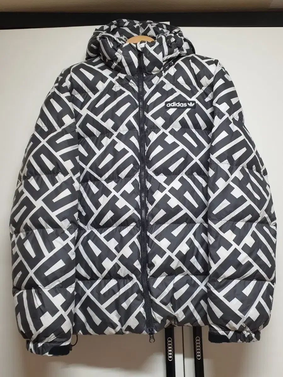 adidas Original Padded Jacket size 105