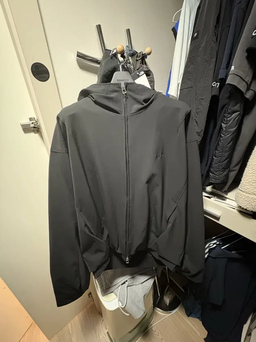 Song Gio 24FW Dart Hooded Zip Up