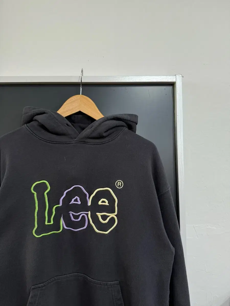 [L] Lee Lee Big Logo Hoodie