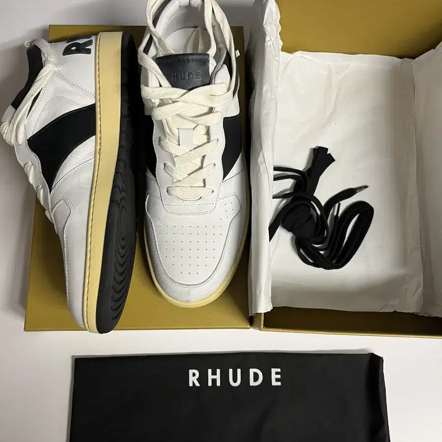 Rhude 루드 로우 스니커즈 블랙/화이트 새상품