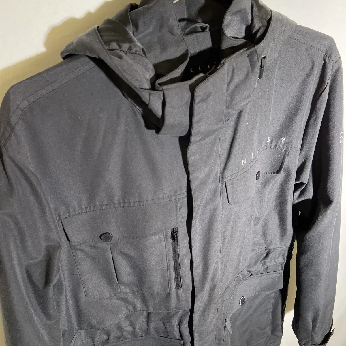 Millet Windbreaker Jacket size 100