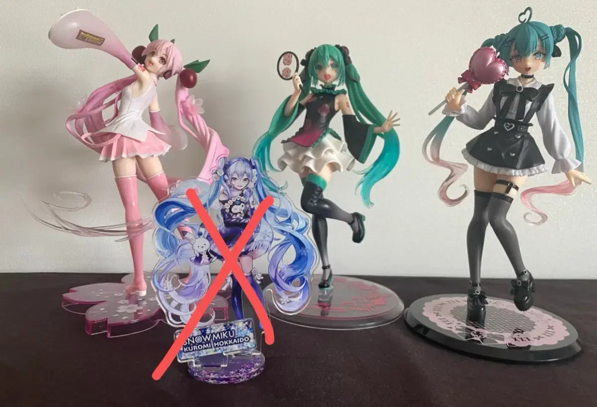 Miku Figures in Bulk