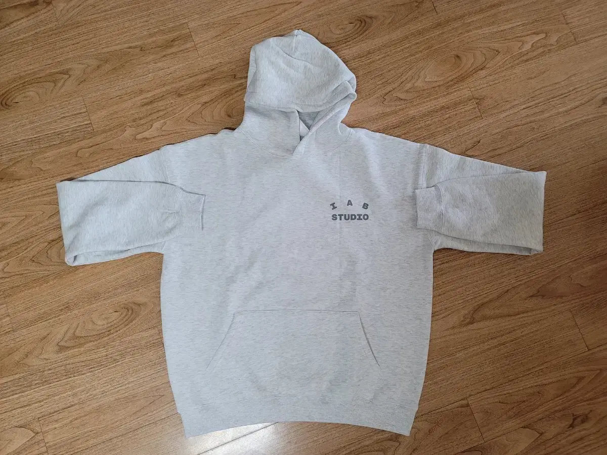 XL) iapp studio hoodie light gray unworn new.