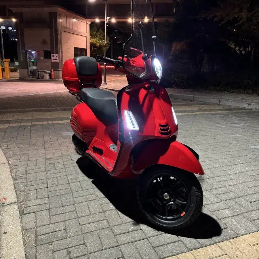 베스파 gts125 24년식 급매