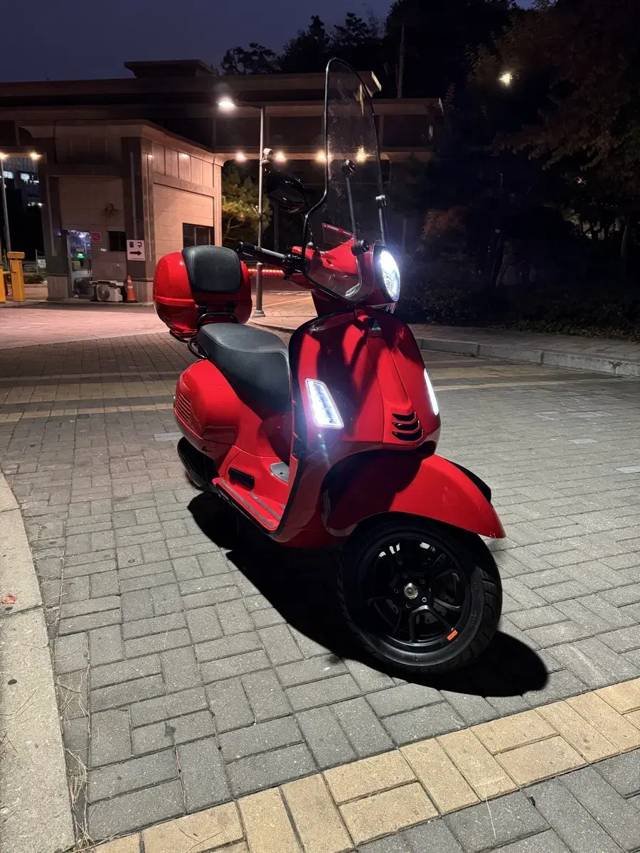 베스파 gts125 24년식 급매