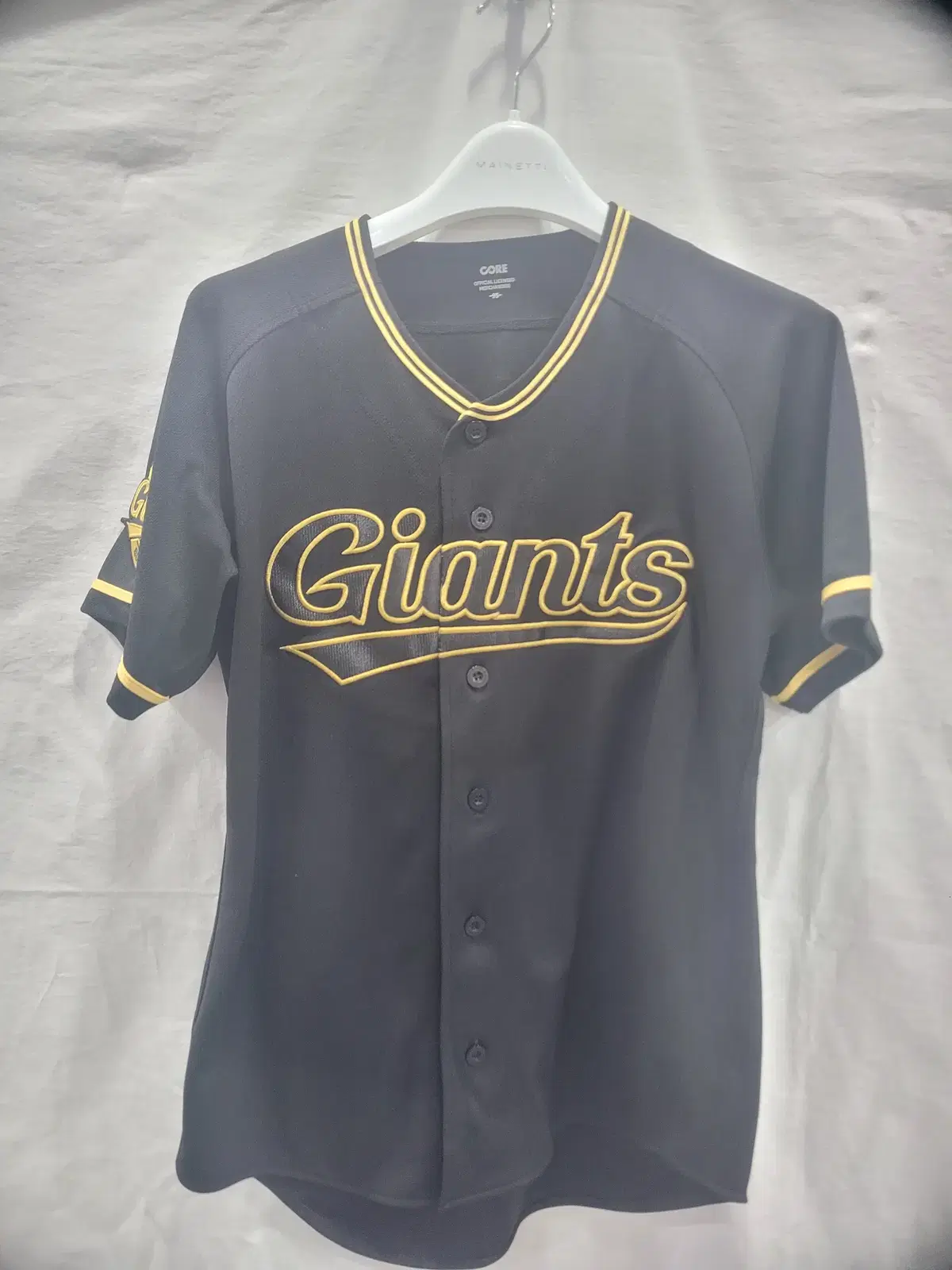 Lotte Giants Core Cignature Black Jersey 95 Gold