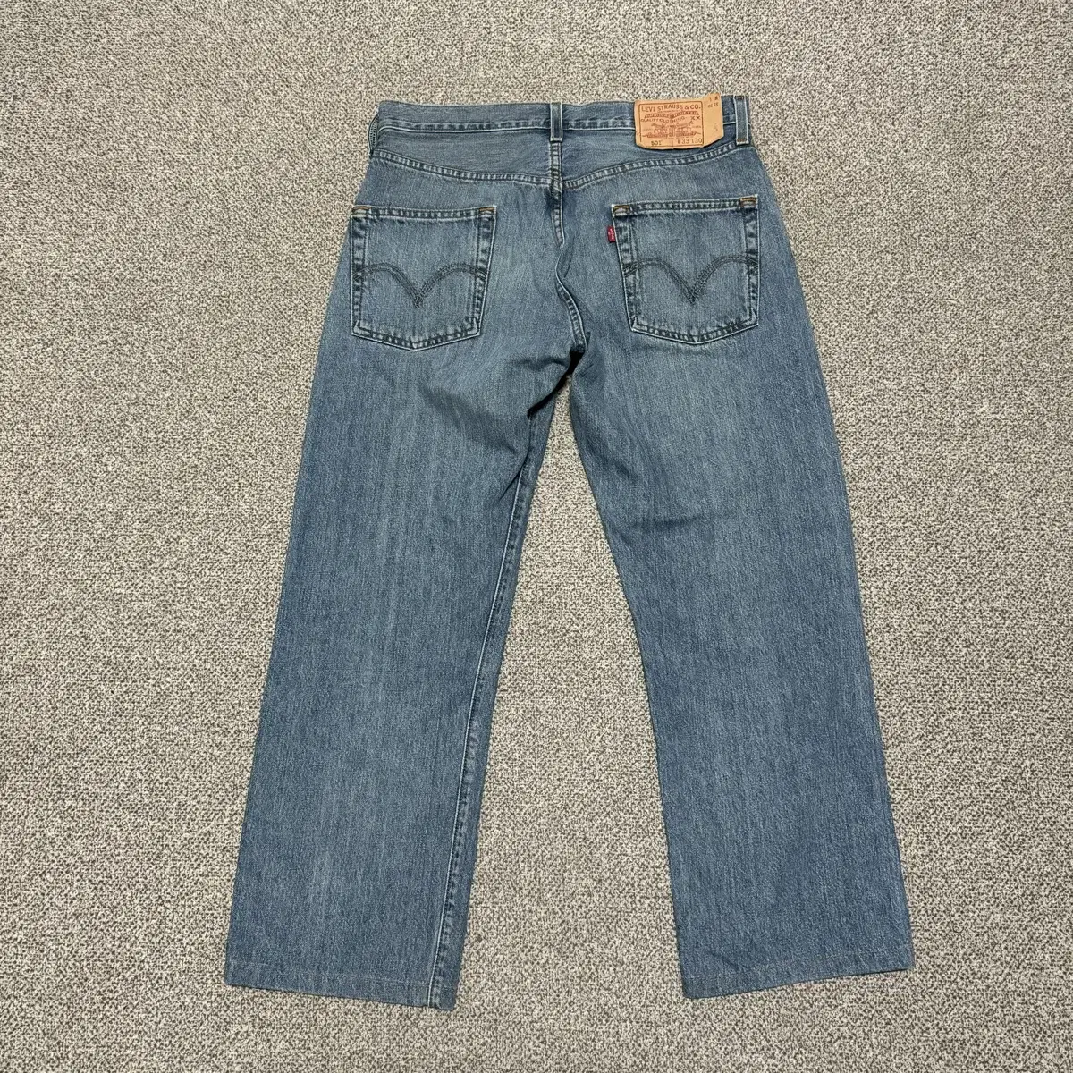 33 Levi's 501 Jeans