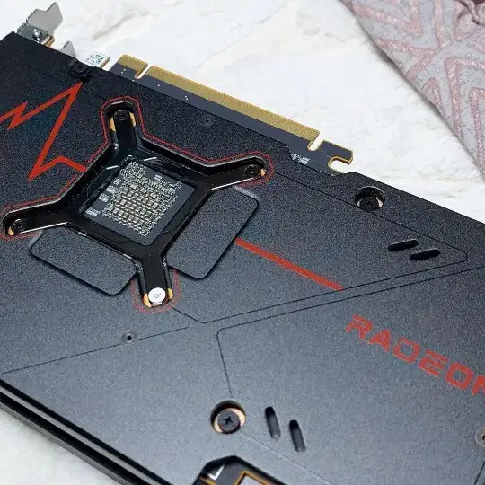 사파이어 펄스 RX7600XT 팝니다.