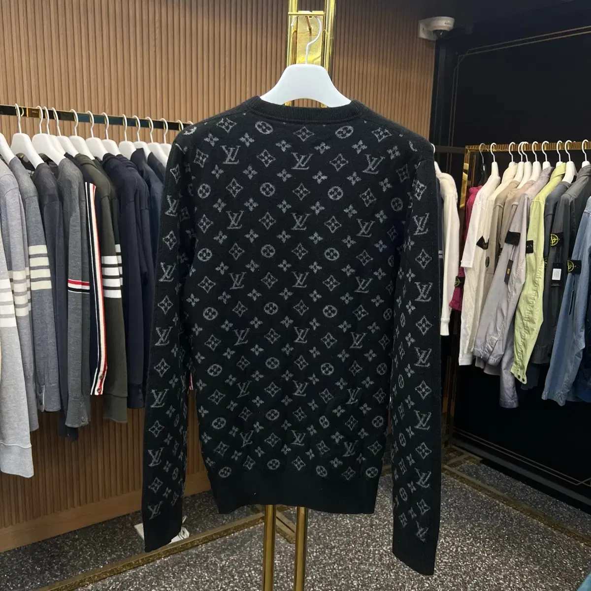 [L,100] Louis Vuitton Cashmere Half-and-Half Knit