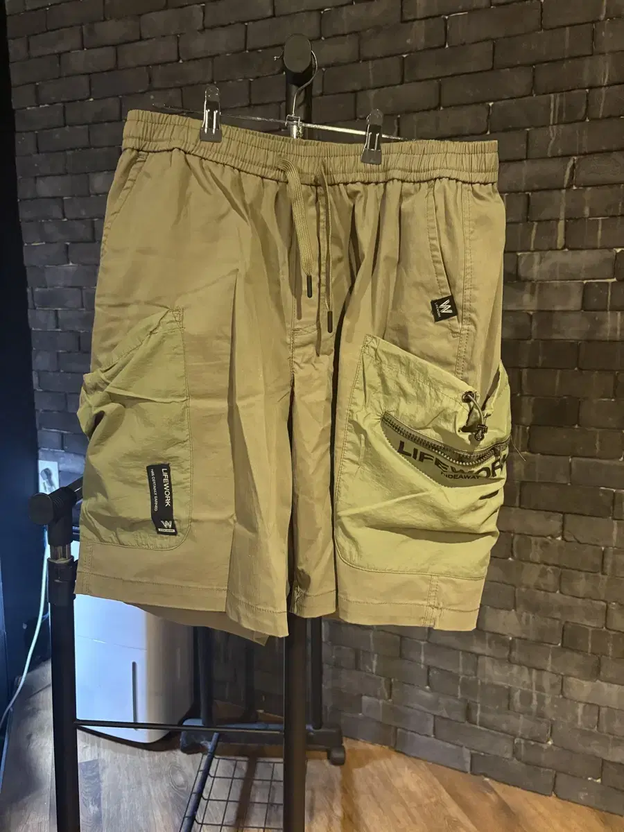 Lifework men's vahn sell (khaki,almost new)