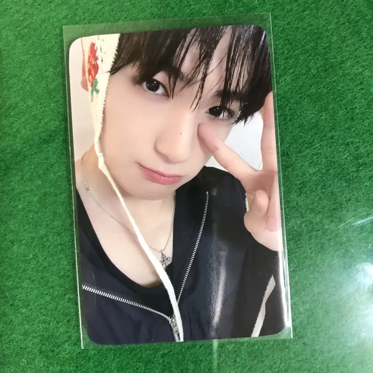 The Boyz hyunjae crocheted bandana photocard