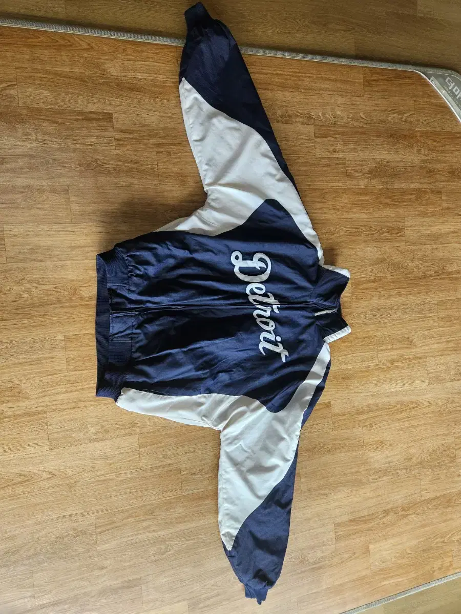 Detroit Majestic Jacket XL