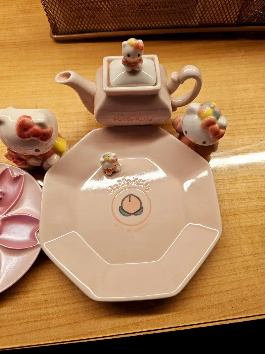 Lotus Kitty Tray Peach Kitty Plate Airport Stewardess Kitty