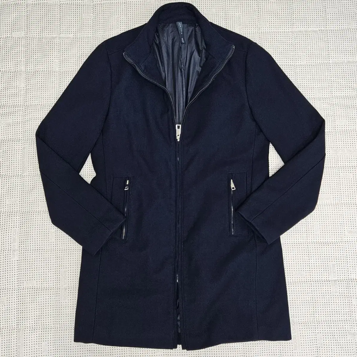 Zara zip-up coat man100