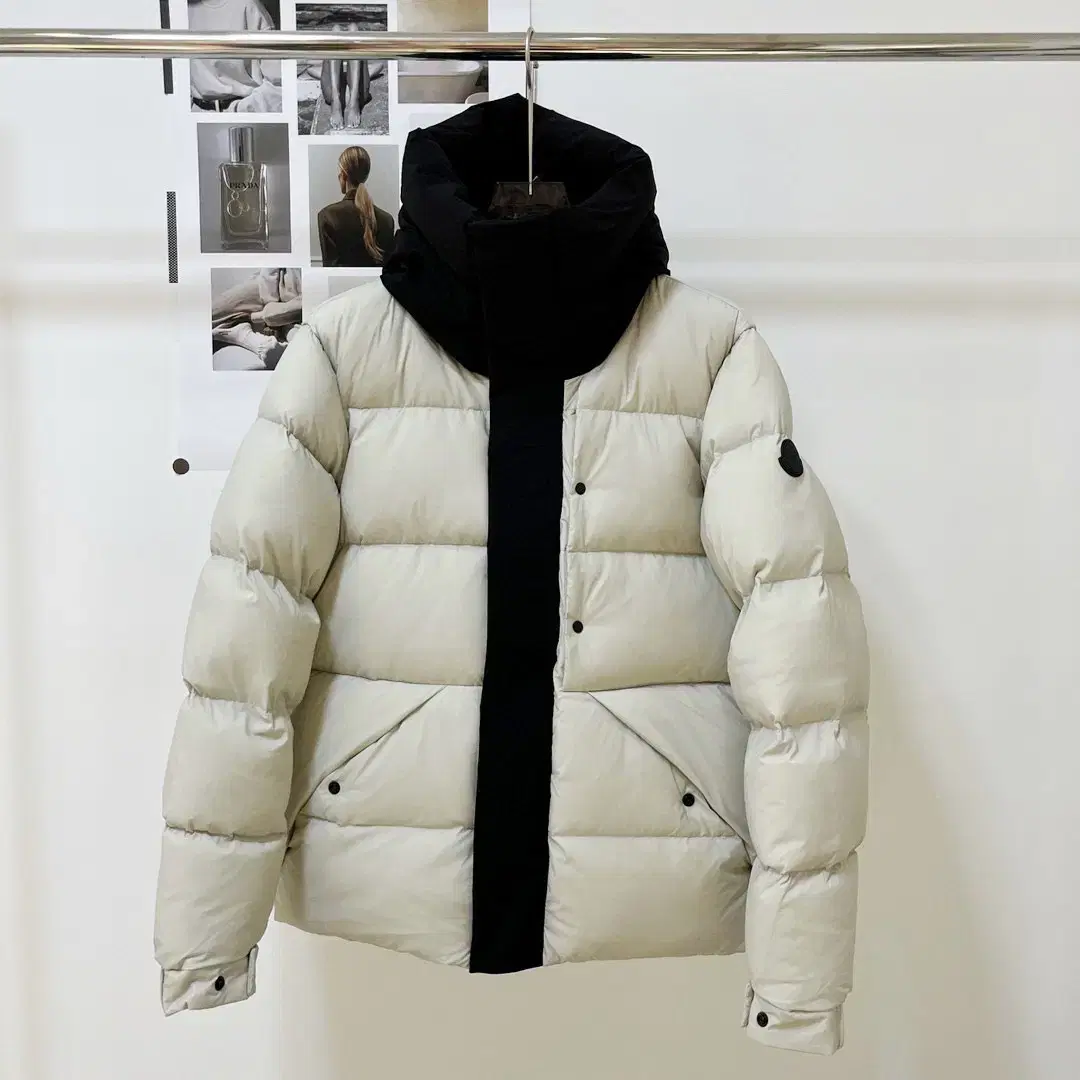 Moncler Men's Madeira Short Hooded Down Jacket Padded White