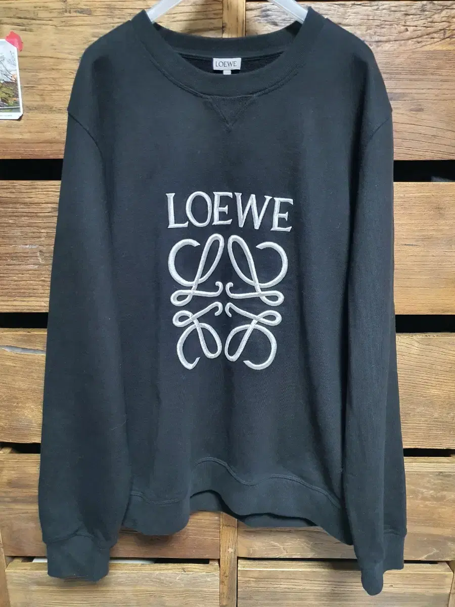 LORWE Loewe Genuine embroidered lettering top, size M