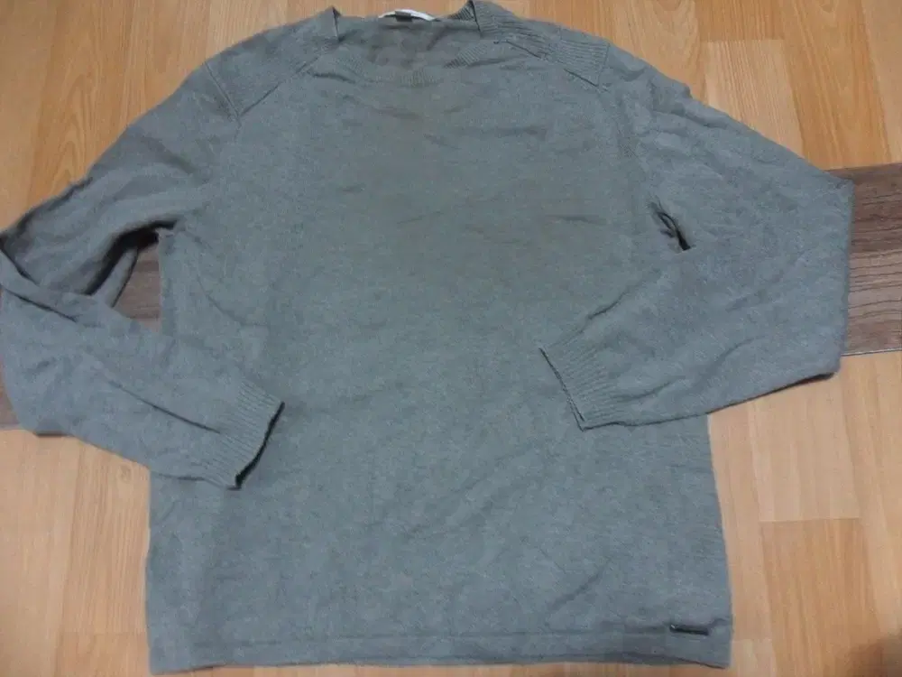 6,000 Salvation Calvin Klein Men's Long Sleeve Round Knit Sweater Gu-2