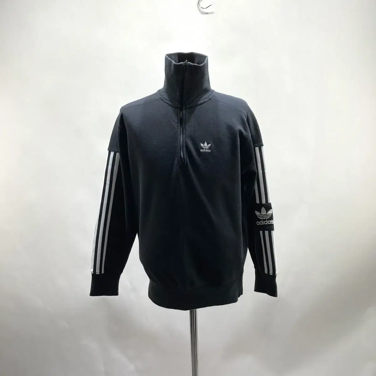 adidas Original Lock-Up Sweatshirt Black XS Permanent