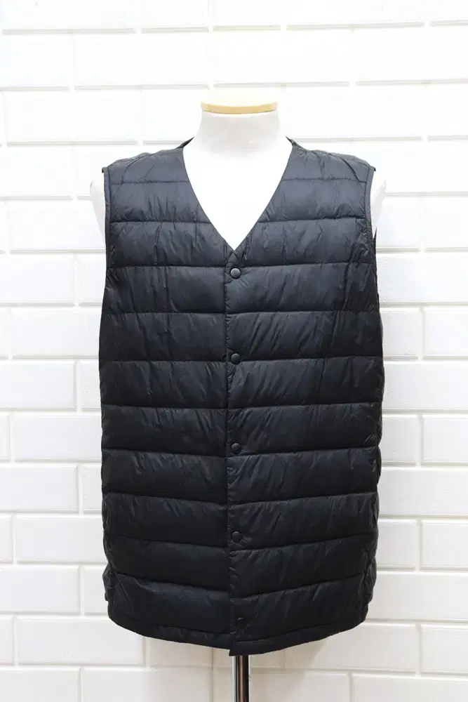 y207 TATE Goose down lightweight vest M100(L)/Warehouse Gallery