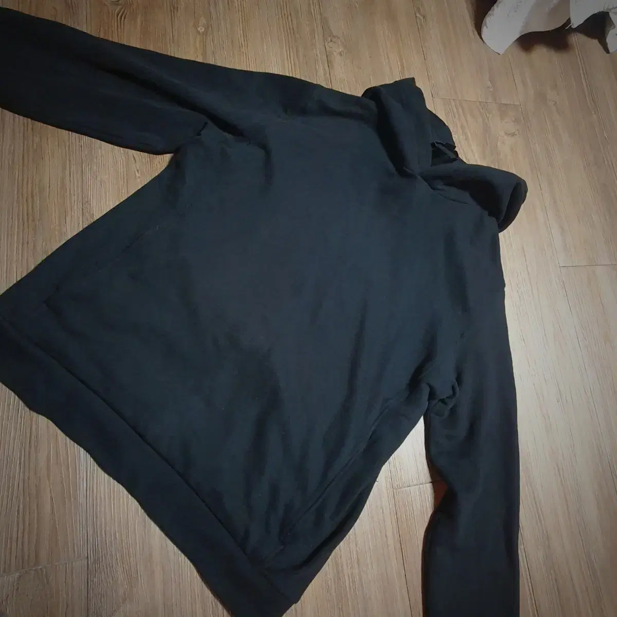 (95-100) COS Black Hoodie Polo