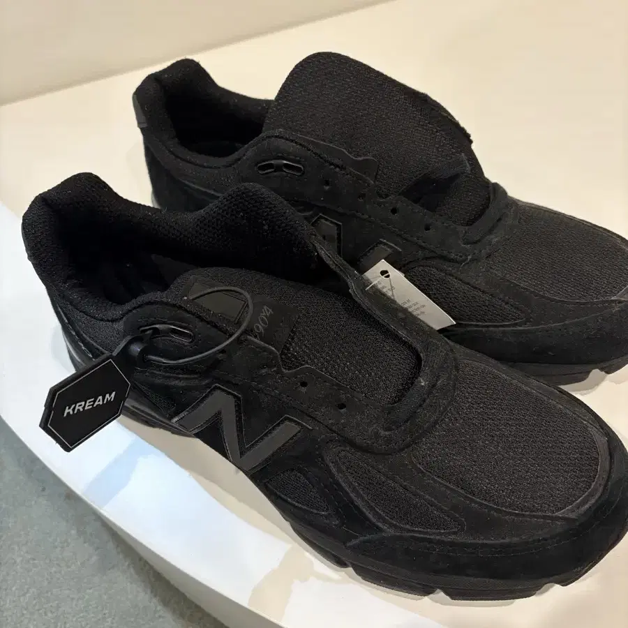 뉴발란스 990 V4 black 280 (새제품)