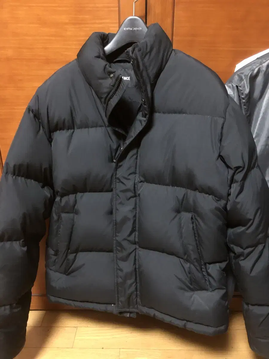 [S] Insulated Duck Down Short Puffer Black