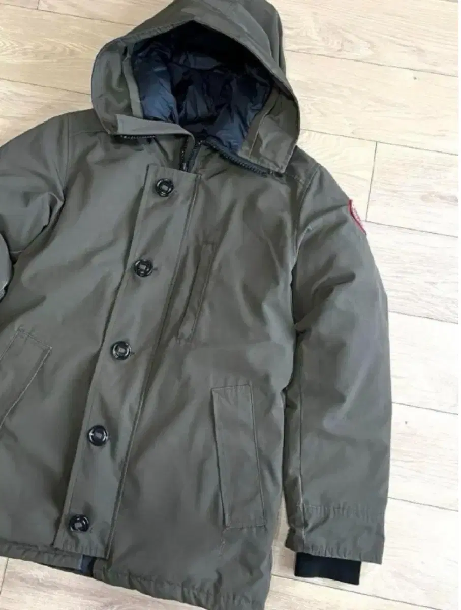 Canada Goose 100-105 Khaki with Chateau fur S Japan