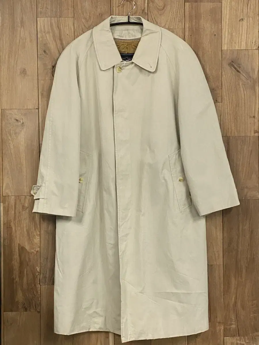 Burberry Trench Coat (B0203)