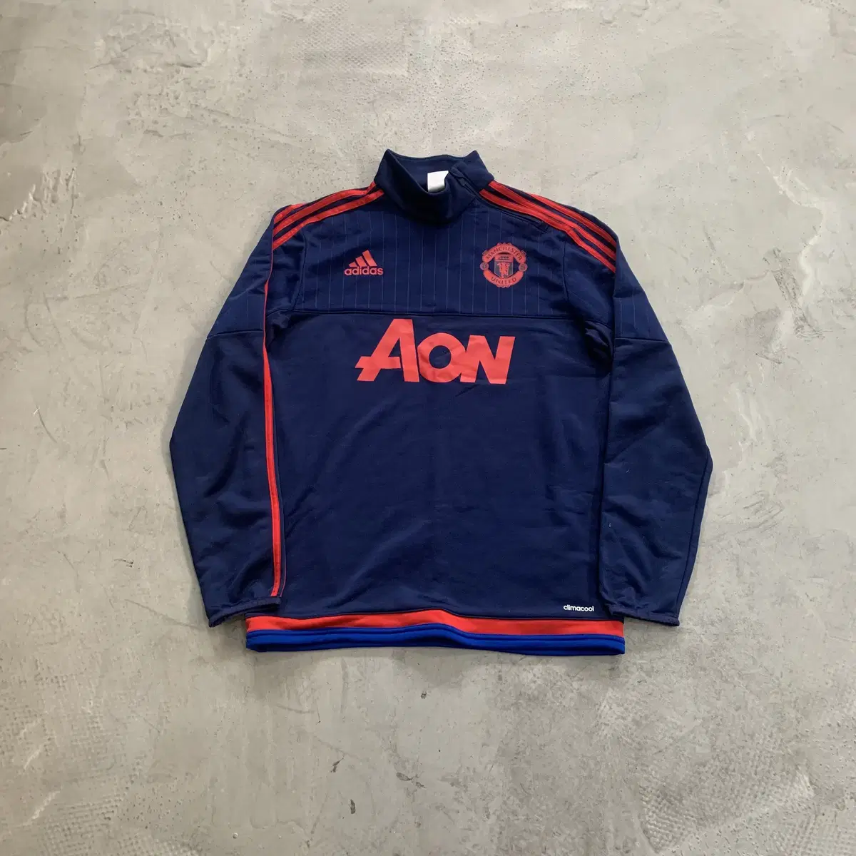 100 Adidas Manchester United Training Top/W675