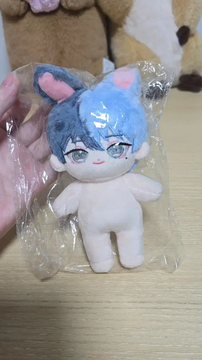 I'm selling my Pseudo Touya plush toy.