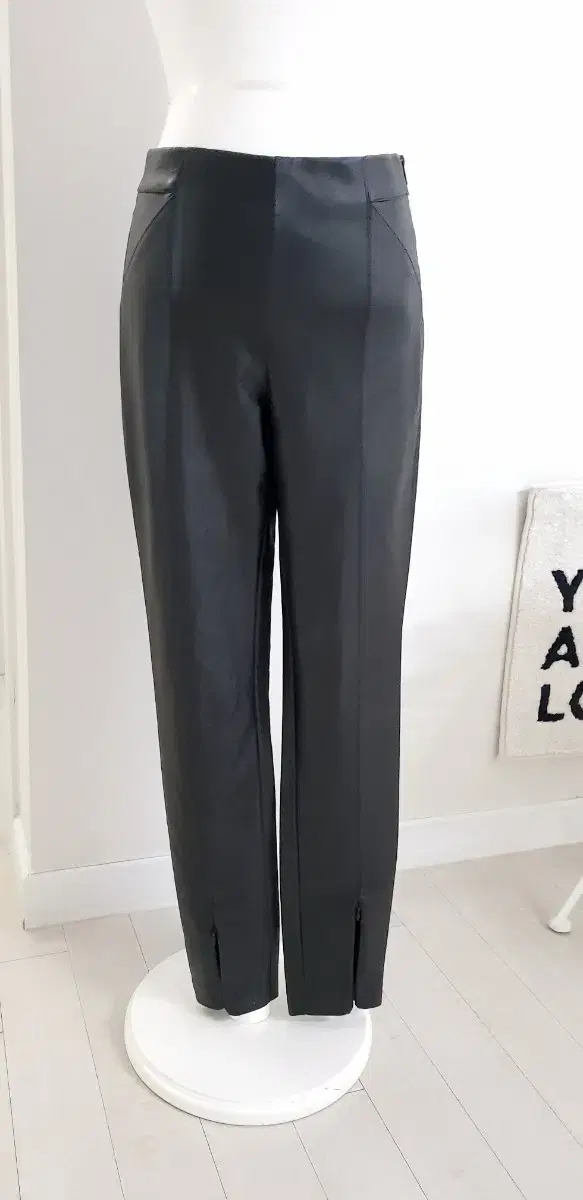 ZARA Leather pants 26,27 elastic